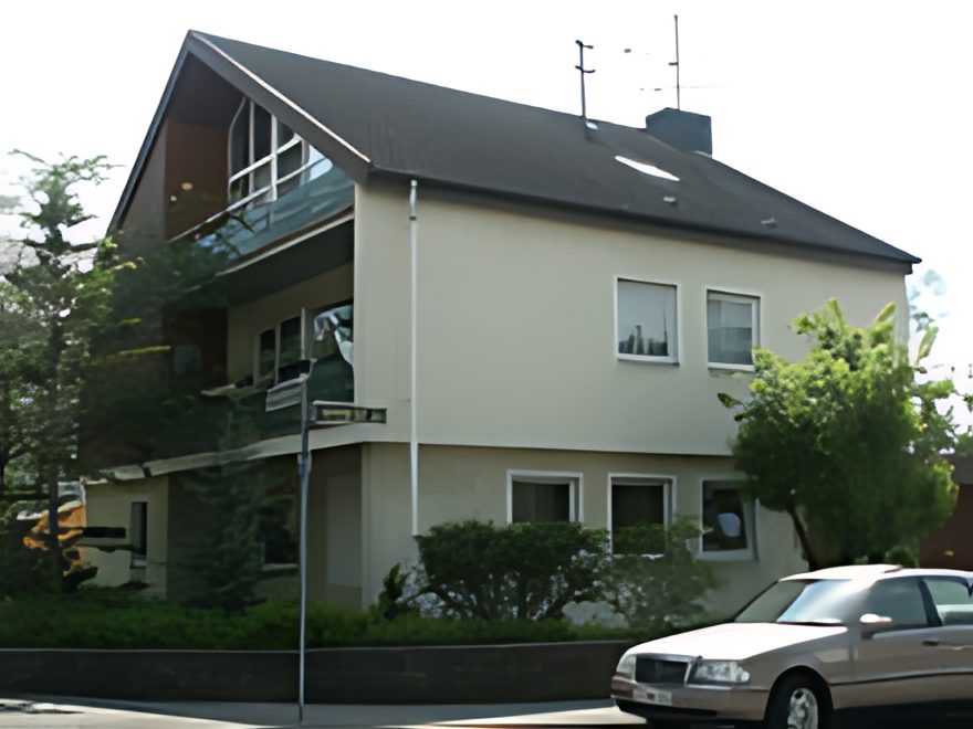 Mehrfamilienhaus vor der Renovierung